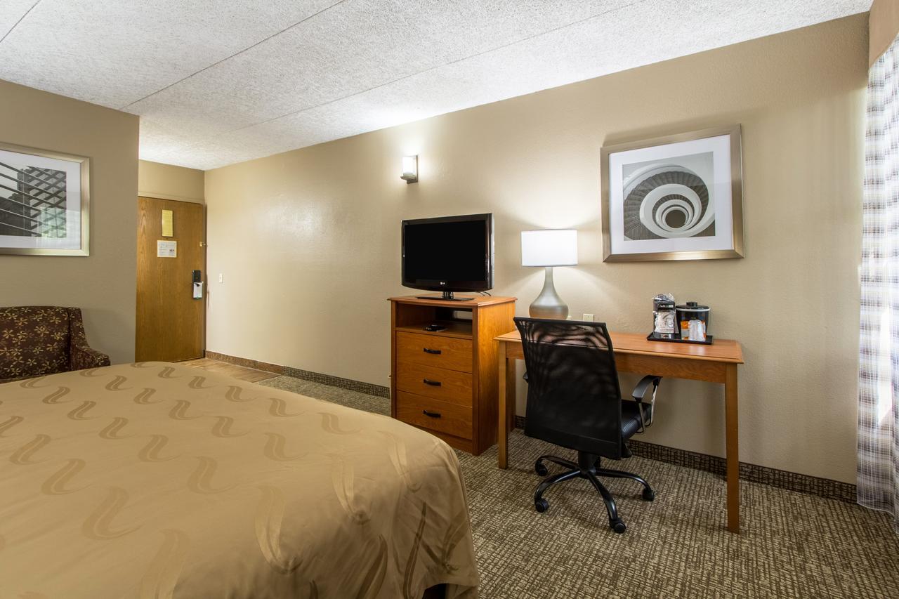 Greenridge Hotel Wickliffe Esterno foto